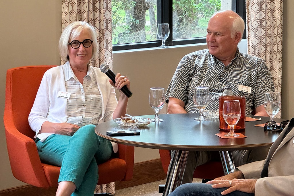 Bella Vida neighborhood socials are filled with opportunities to connect, share stories, and strengthen our vibrant community spirit!