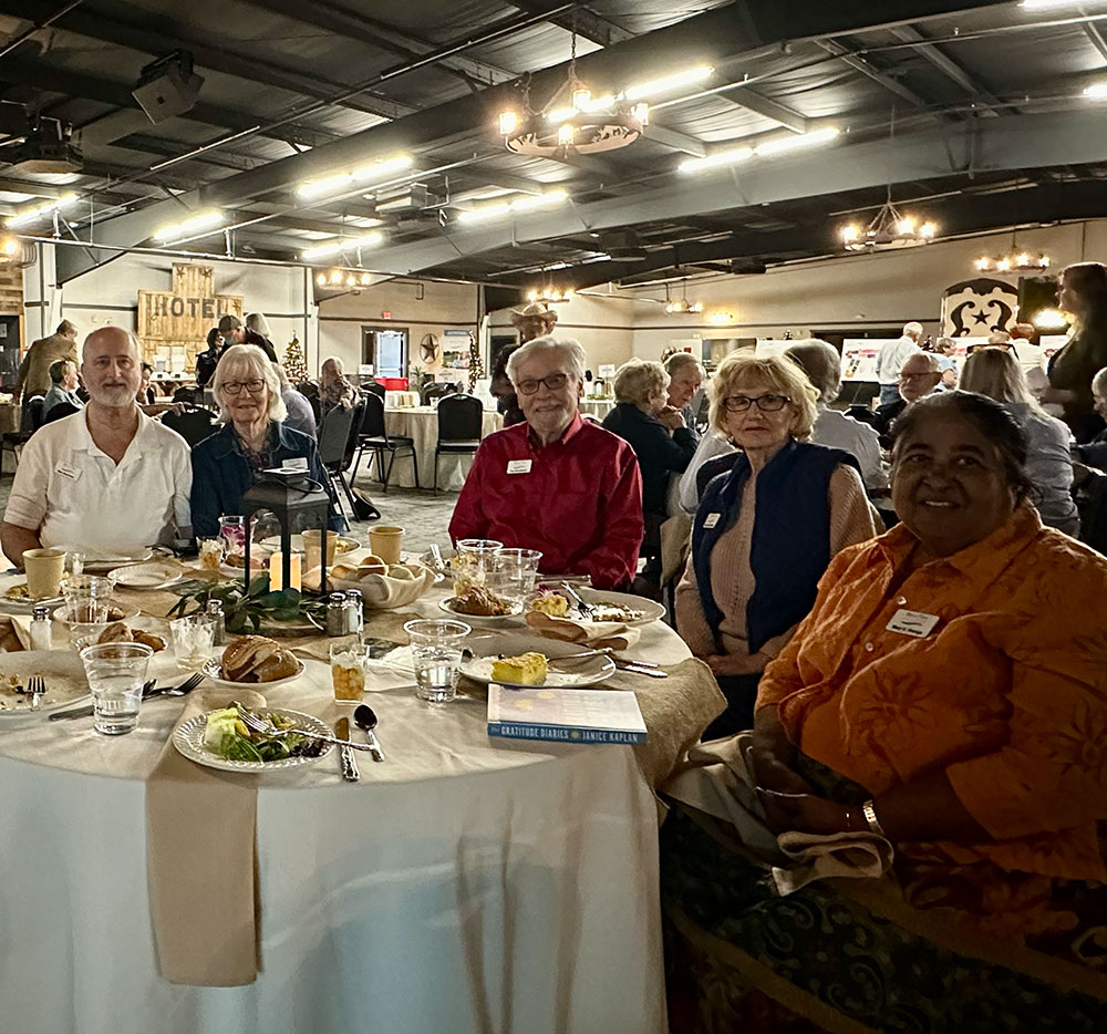 Bella Vida VIP members enjoy a hands-on photography class led by Jim Landers, kicking off the Thrive Series with learning and fun.