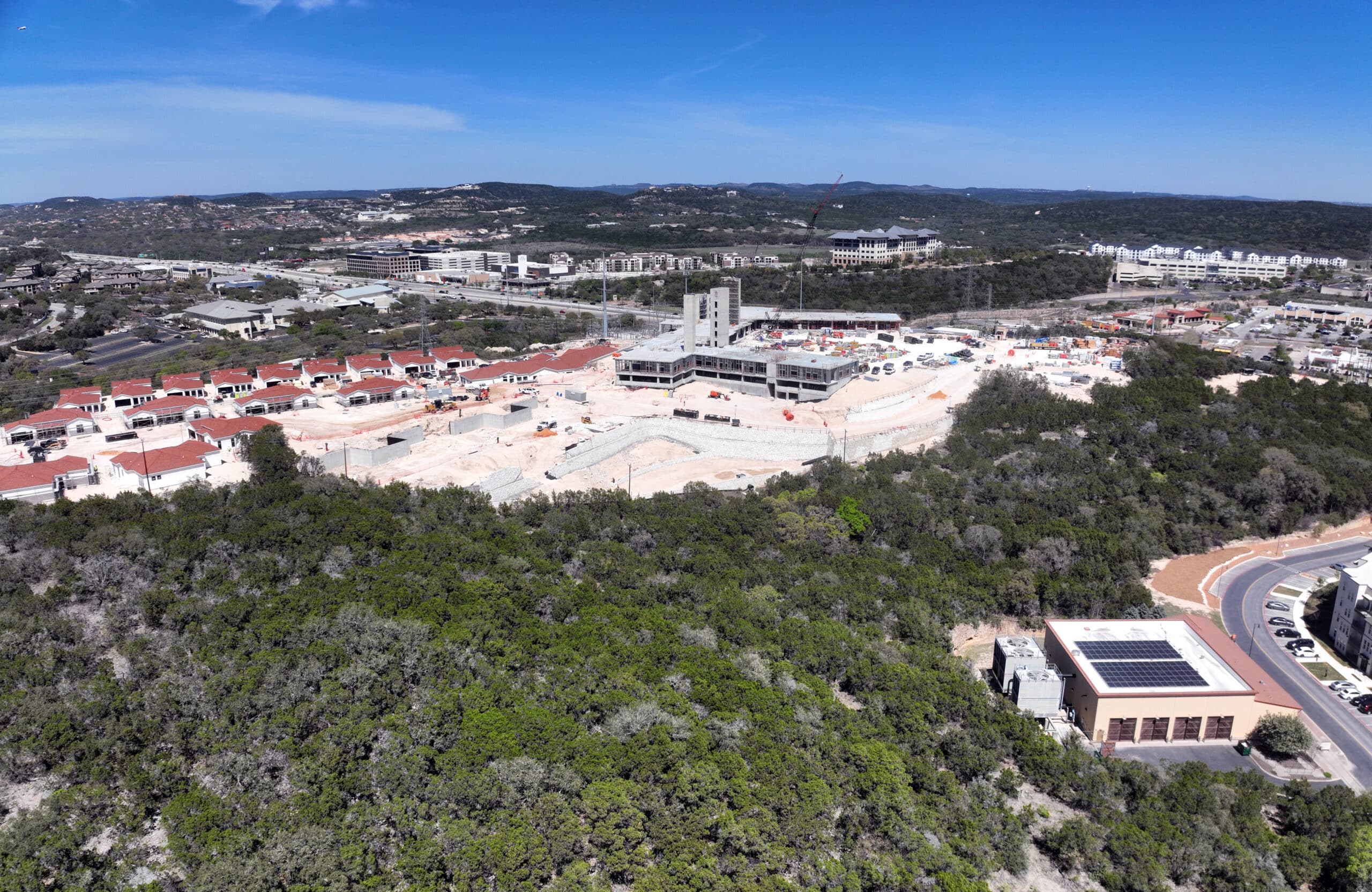 The beautiful life you deserve awaits you at Bella Vida, San Antonio’s brand-new senior living experience in the La Cantera area.