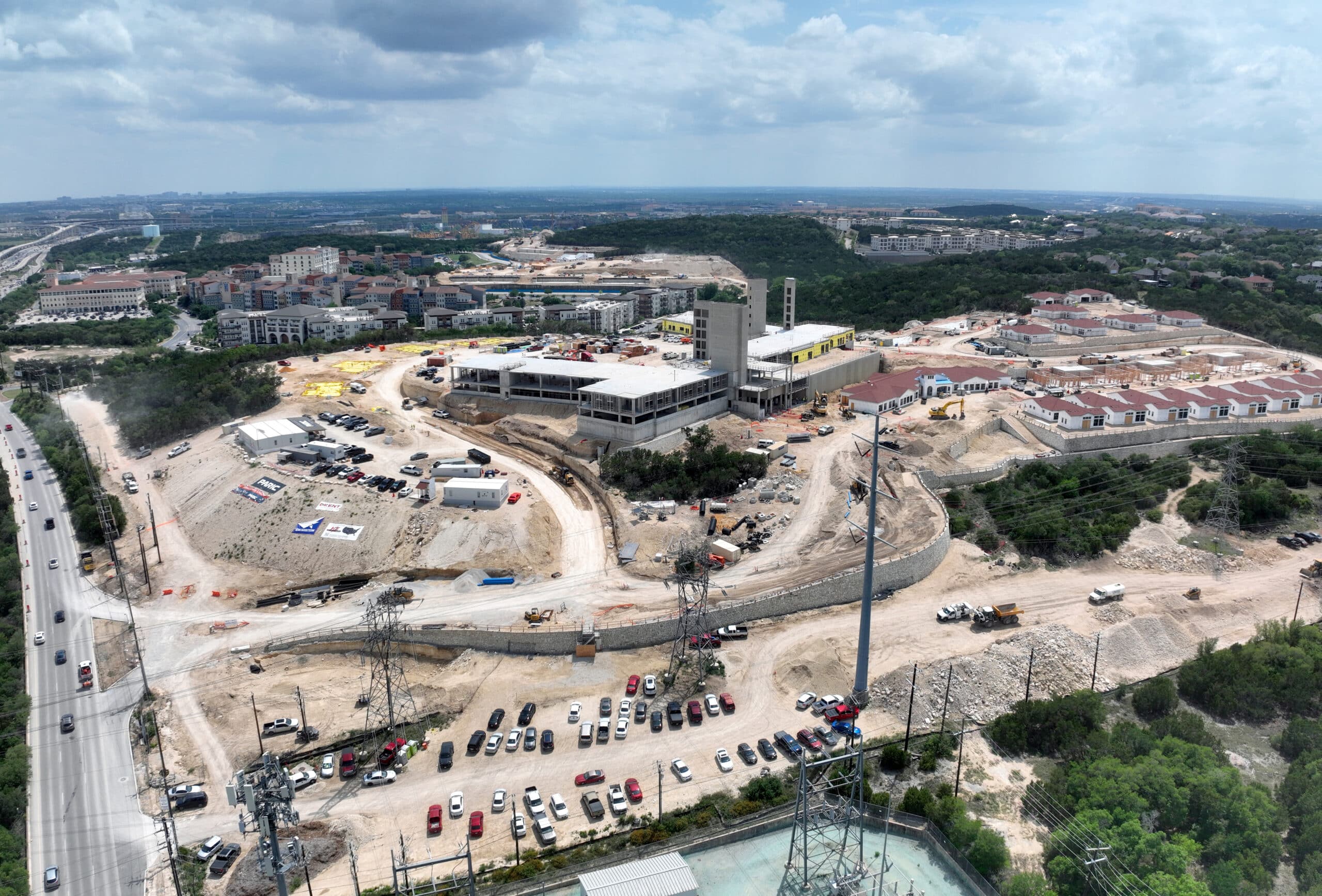 The beautiful life you deserve awaits you at Bella Vida, San Antonio’s brand-new senior living experience in the La Cantera area.