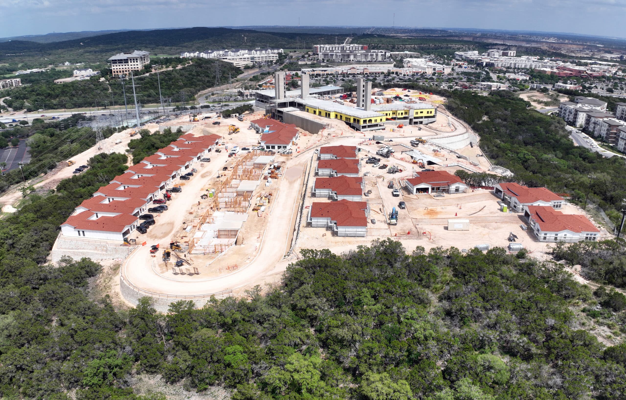 The beautiful life you deserve awaits you at Bella Vida, San Antonio’s brand-new senior living experience in the La Cantera area.