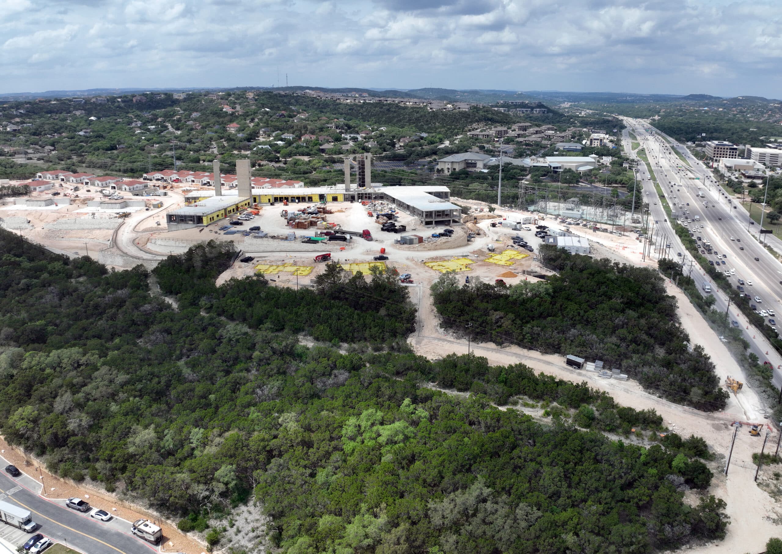 The beautiful life you deserve awaits you at Bella Vida, San Antonio’s brand-new senior living experience in the La Cantera area.