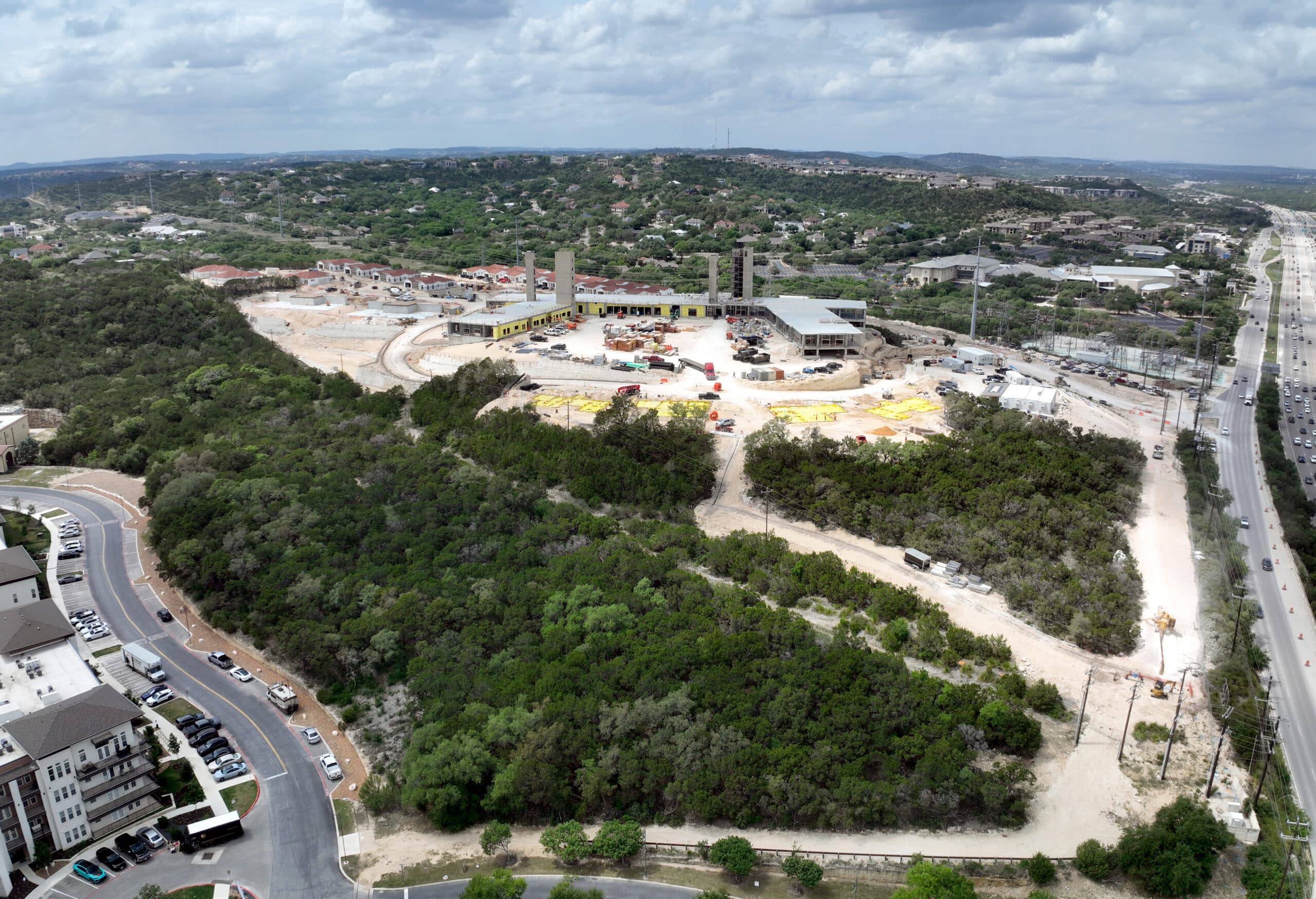 The beautiful life you deserve awaits you at Bella Vida, San Antonio’s brand-new senior living experience in the La Cantera area.