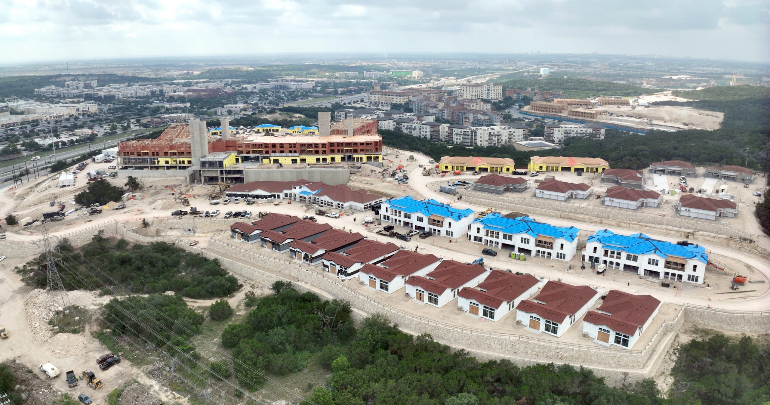 The beautiful life you deserve awaits you at Bella Vida, San Antonio’s brand-new senior living experience in the La Cantera area.
