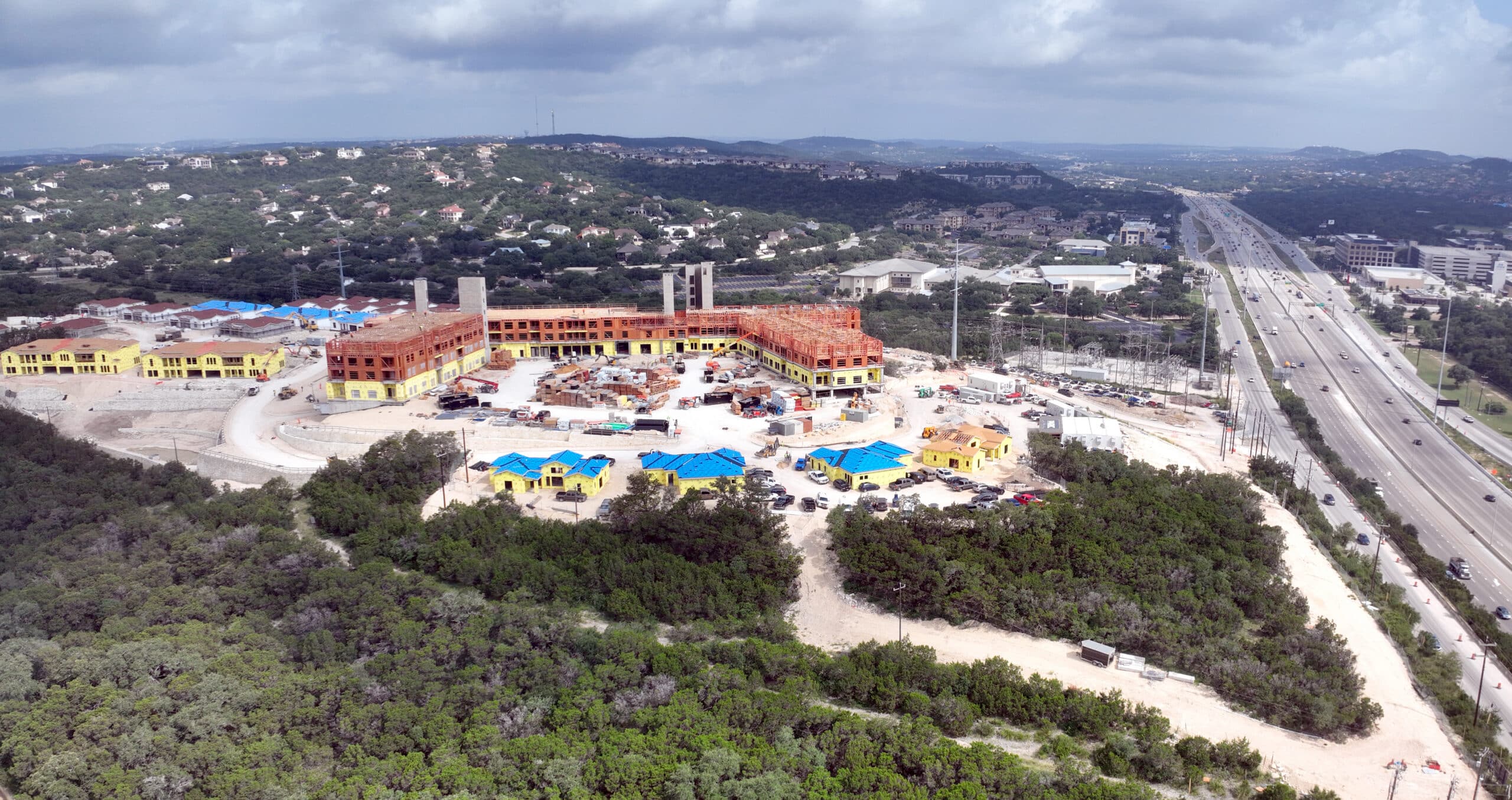 The beautiful life you deserve awaits you at Bella Vida, San Antonio’s brand-new senior living experience in the La Cantera area.