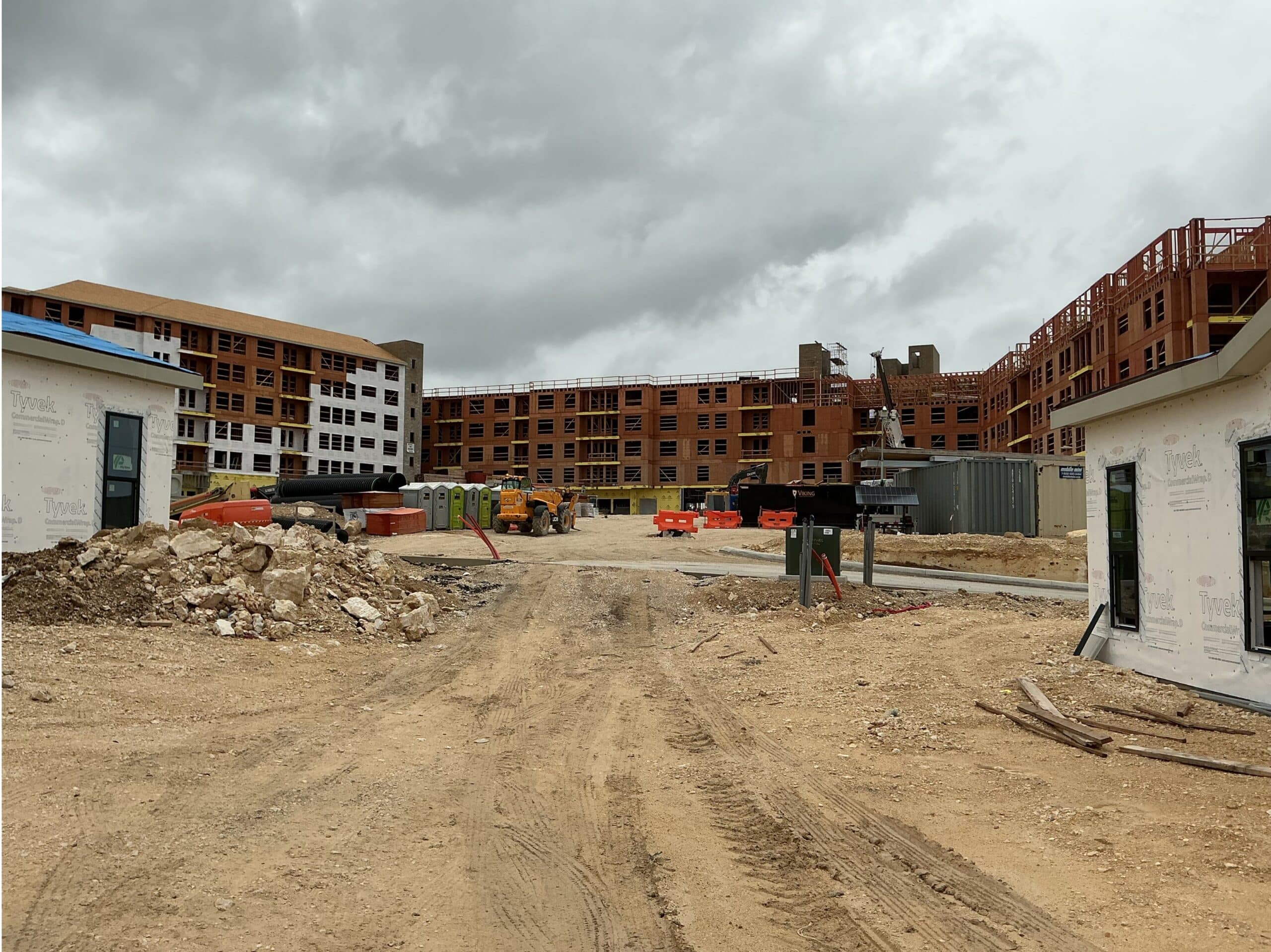 The beautiful life you deserve awaits you at Bella Vida, San Antonio’s brand-new senior living experience in the La Cantera area.