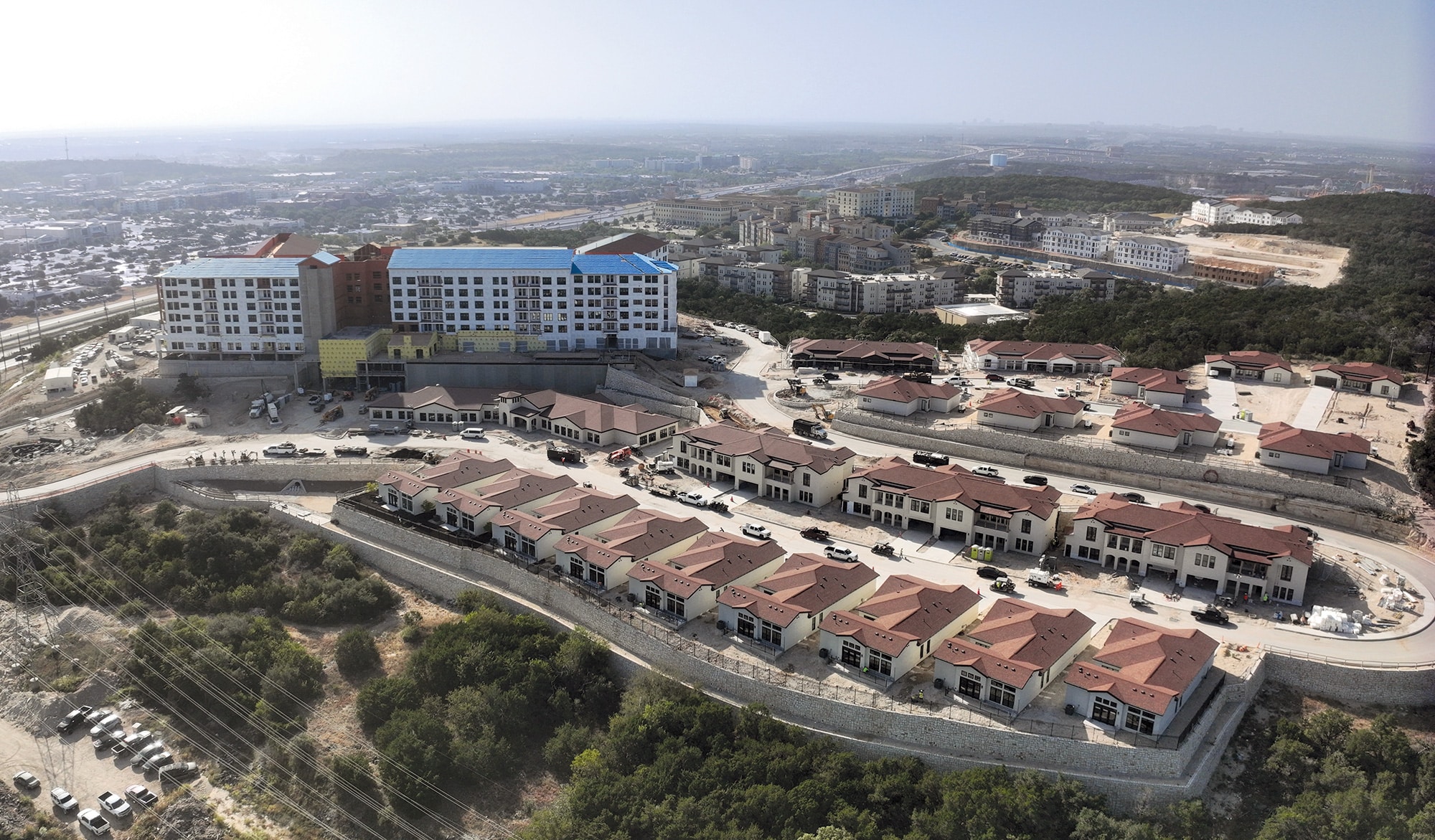 The beautiful life you deserve awaits you at Bella Vida, San Antonio’s brand-new senior living experience in the La Cantera area.