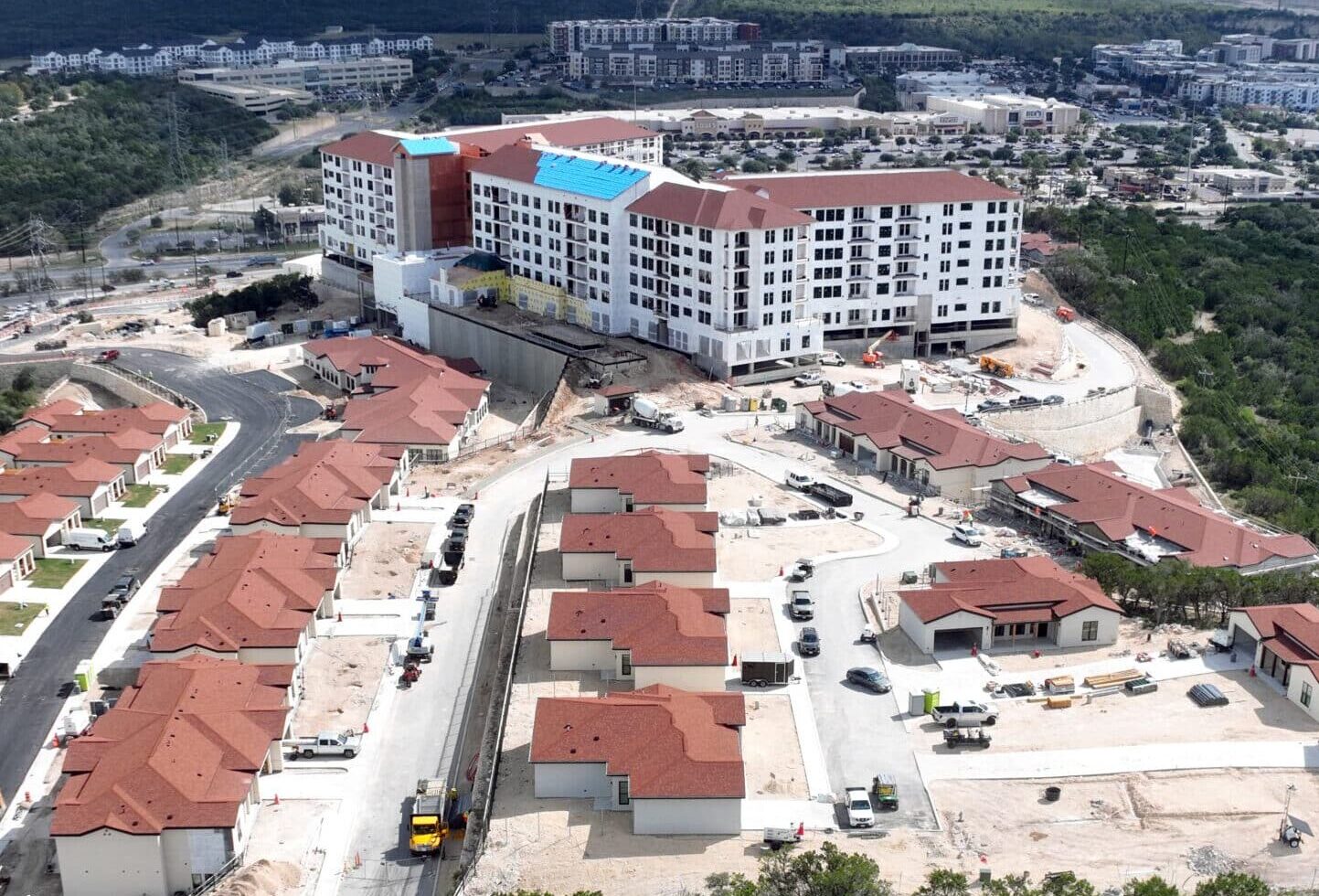 The beautiful life you deserve awaits you at Bella Vida, San Antonio’s brand-new senior living experience in the La Cantera area. 